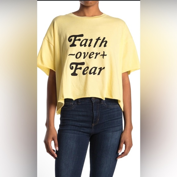 Abound Faith Over Fear short sleeve raw hems Yellow Graphic Tee oversized small - Picture 1 of 5